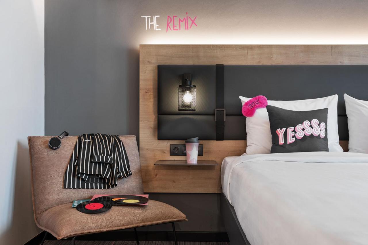 Hotel Moxy Bucharest Old Town Zewnętrze zdjęcie